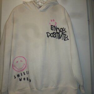 🌸 Smiley World Women’s Hoodie Sweatshirt – Size L 🌸
